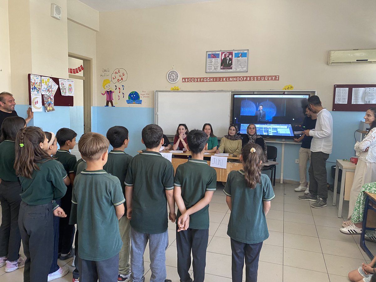 cumhuriyet_ilko's tweet photo. 🎶 3.Sınıflar Arası Koro Yarışmamızda Kazanan Birlik ve Müzik Oldu!

Okulumuzda düzenlenen “Sınıflar Arası Koro Yarışması” büyük bir coşkuyla sona erdi! Sahneye çıkan her sınıfımız, hazırladıkları performanslarla bizlere müzik dolu, unutulmaz anlar yaşattı. https://t.co/O3uvHklbIQ