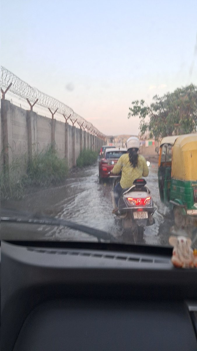 BIJAYPALAI's tweet photo. @hdmalhotra @narendramodi @gupta_rekha #JasolaVihar/#EastDelhi:
No cleanings at Jasola
No drinking water at Jasola
No proper Sewers at Jasola
No Road Maintenances
No Footpaths Maintenance
No Drain Covers by DDA
Non working of Street Lights
Poor roads at Okhka WWTP
Sir this is the real ground positions. Please visit🙏 https://t.co/l4cJIVb9TE