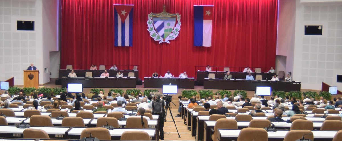 MMarreroCruz's tweet photo. El grupo de trabajo encargado de elaborar las propuestas comenzó de inmediato un proceso de evaluación para incorporar cada idea valiosa.

#Cuba se transforma para seguir defendiendo la Revolución, con todos y para el bien de todos. https://t.co/NEuuCilt7E