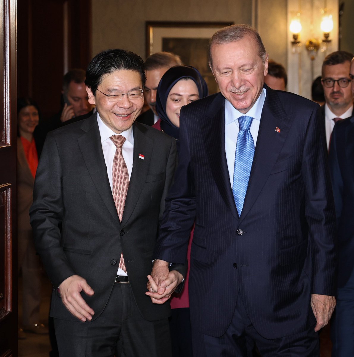 LawrenceWongST's tweet photo. Glad to catch up with Turkish President Recep Tayyip Erdoğan in Istanbul today, while in transit from Kazan back home to Singapore. We last met on the sidelines of the G20 summit in Johannesburg last November. https://t.co/tyEOPiCZt4