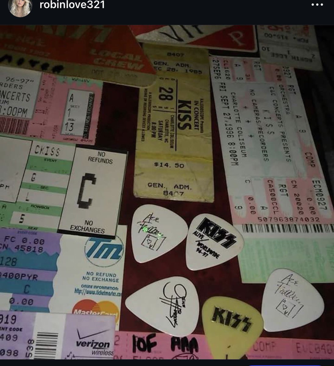 RobinRLove3's tweet photo. @bob_robertnash Love you Ace💙 thank you for the moments, the memories &amp; The Amazing music you introduced us to! ⚡️💙⚡️⚡️⚡️⚡️⚡️⚡️ https://t.co/UlV9tUiT66