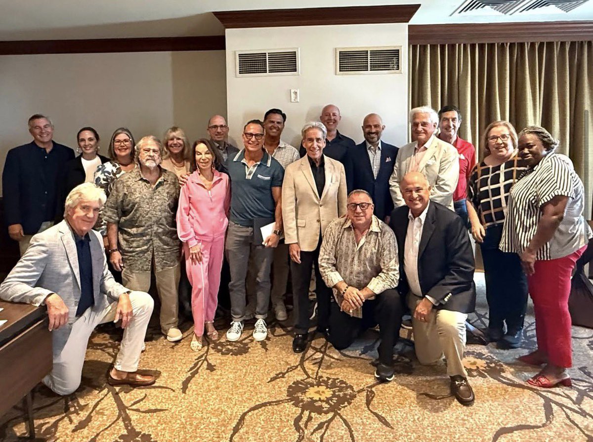 stevenmglassman's tweet photo. the City of Fort Lauderdale’s priorities, initiatives, and challenges and how we are moving our city forward in 2026 and beyond. So very grateful for their work on a myriad of issues and greatly appreciate the invitation to join them today. Great dialogue; great leaders! https://t.co/qEX9N6fV8p