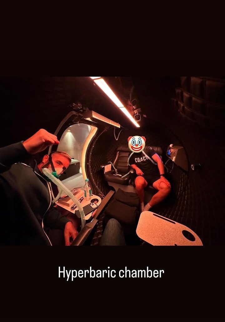 Garyismyhero's tweet photo. Hey ho here he goes!! #🥶 #Instagram(-story) #Manchesterweekend #bit #massive #ahead #♥️♥️ #recovery #infraredsauna #🥵 #hyperbaricchamber #aheadofthegame #🤡🎪🐘 https://t.co/Vz1NDqqAuA