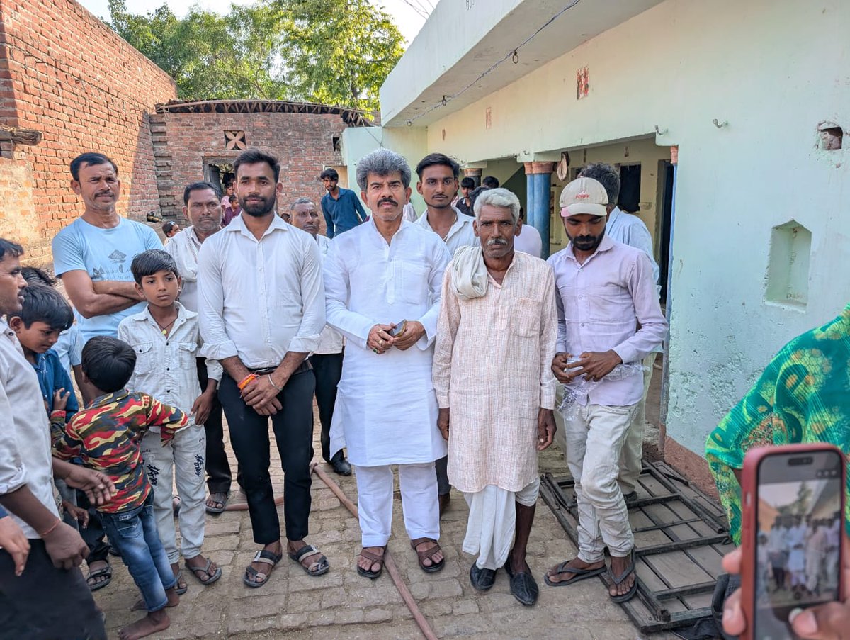 Jitendrabjp_789's tweet photo. आज बदायूं की विभिन्न मांगलिक कार्यक्रमों पहुंचकर शुभकामनाएं प्रेषित की
#Badaun #UttarPradesh #MangalikKaryakram #Blessings #BestWishes #CommunityConnect #PublicLife #SocialService #Celebration #GoodWishes https://t.co/KE7E0UvN1E