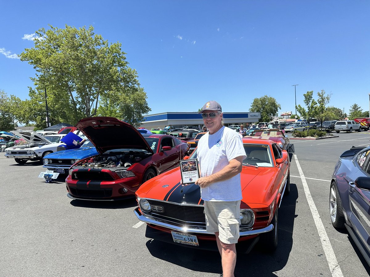 HankPerry1980's tweet photo. Went out to support our local Veterans! 😎 https://t.co/cWyHv6ypFb