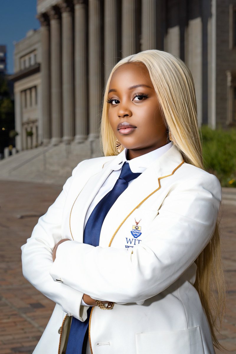 ayoungpoetsmind's tweet photo. They refer to me as udokotela we SRC 🤣 https://t.co/mCbizjXpXg