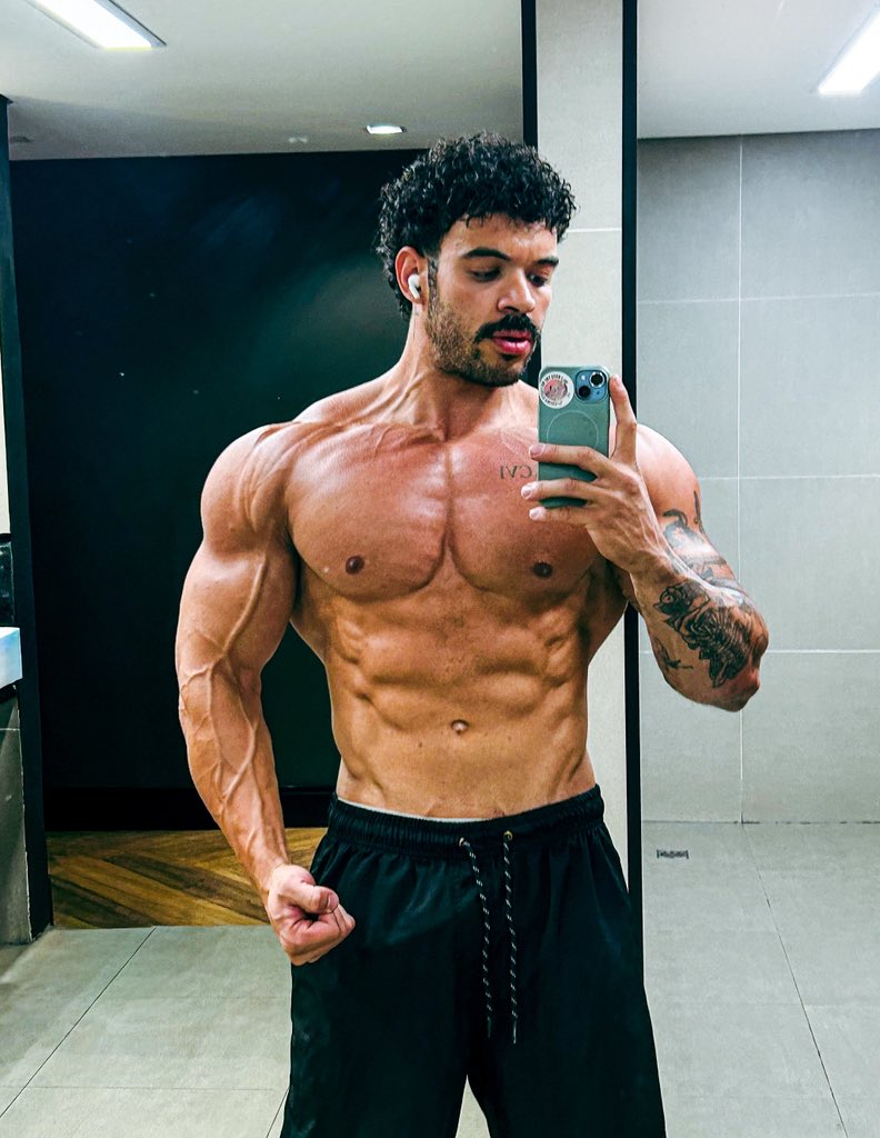 Veertmuscle's tweet photo. New here.
Sharing my training, physique updates, and the journey of building the best version of myself.
If you’re into fitness, muscle, and aesthetics, follow along.
This is just the beginning. 💪🔥 💪🔥

#Fitness #Bodybuilding #Muscle #Physique #GymLife https://t.co/vUabW1CsX6