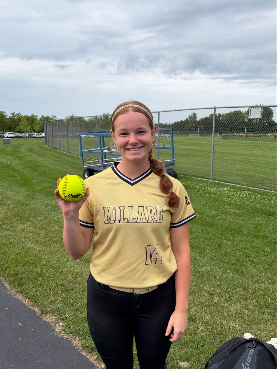 marissasutter10's tweet photo. Hit my first home run today! Led off the inning with a single run home run. 0-0 count over center field, about 250 feet. https://t.co/fLOz2bHI8k