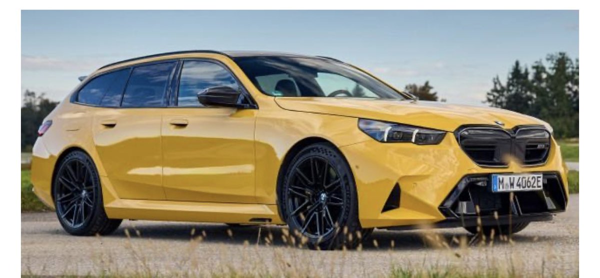 _Bongekile_'s tweet photo. Why would a sane person buy the BMW M5 Touring😭😭😭 https://t.co/mBMDFQ2Yoz