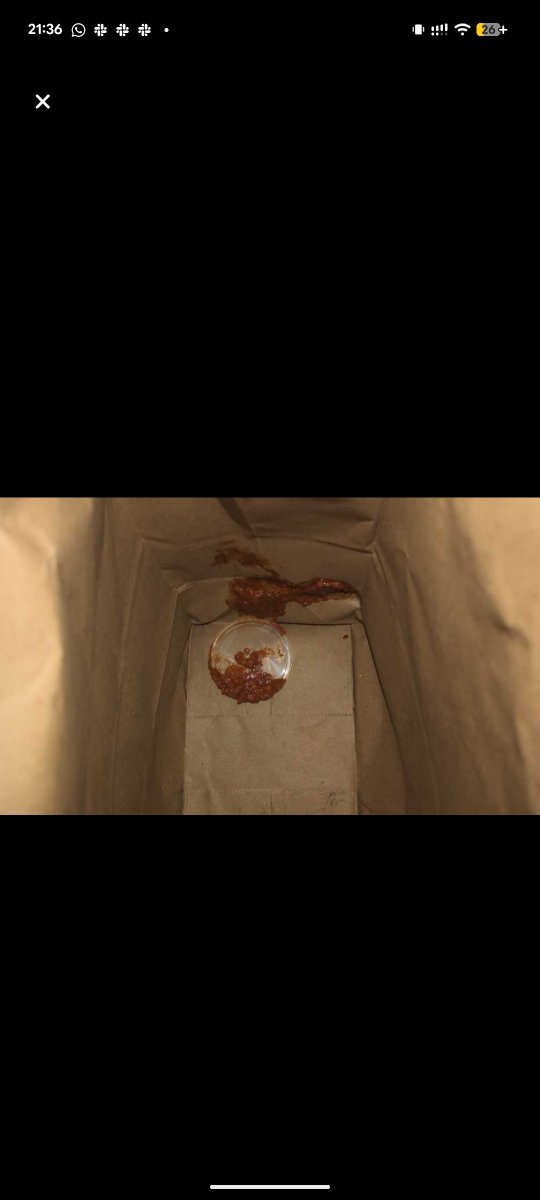 cha_cigarette's tweet photo. @zomato apparently your customer support team can't under that this is spillage 🤣
@zomatocare @zomato https://t.co/tQsj5gXCJw