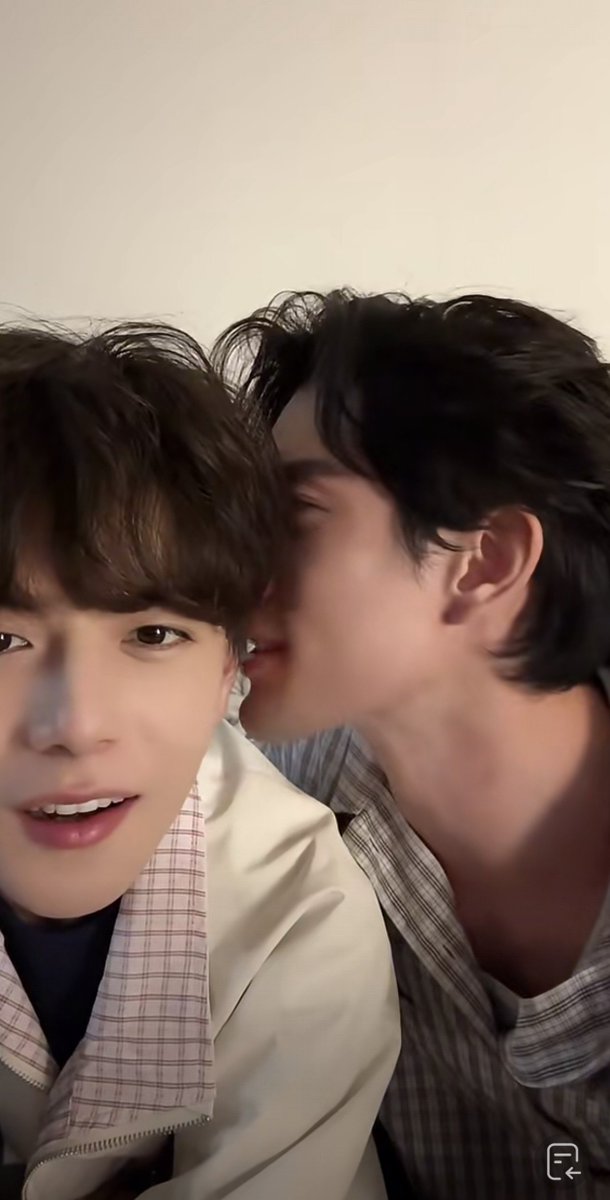 MGParep's tweet photo. โอเคฉันจะเป็นพยานรักให้เทอเอง🤭🤭
#AydenSng #LyuSitong https://t.co/OynmnGCYyg