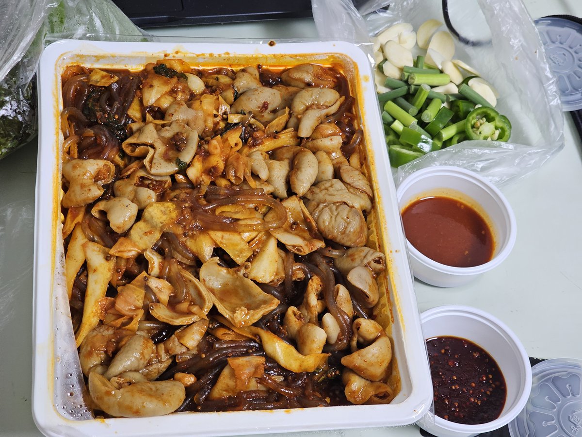 cutybear_'s tweet photo. #셰르밥
오늘의 야식
야채곱창
서울 좋아~~~~
본가와잇다!! https://t.co/c66H4Fdsx4