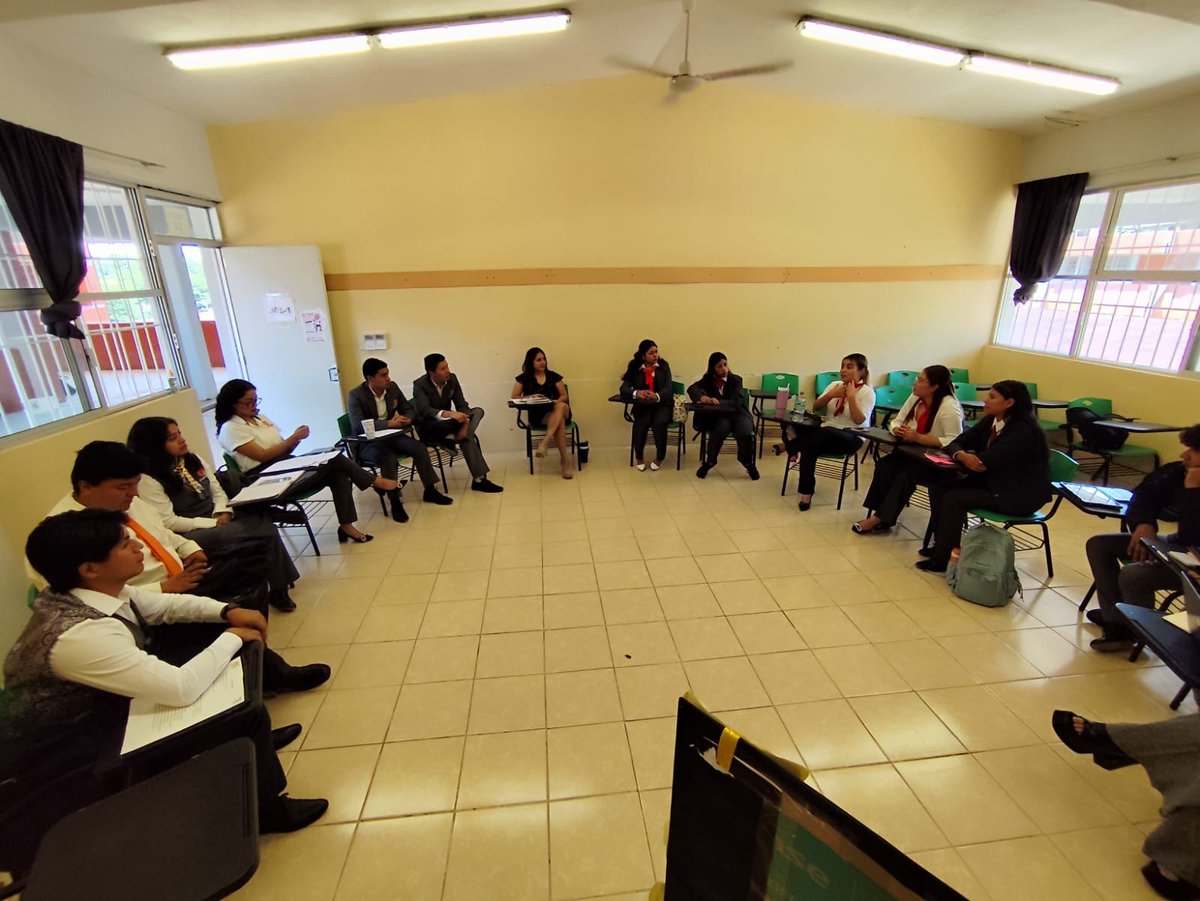 normal_ensv's tweet photo. La ENSV recibió a estudiantes de la Escuela Normal Prof. Jesús Merino de Puebla para intercambiar experiencias de formación docente. Compartir aprendizajes, retos y vivencias del trabajo de campo fortalece la práctica educativa y enriquece el crecimiento de las y los normalistas. https://t.co/NiFhTWcKpU