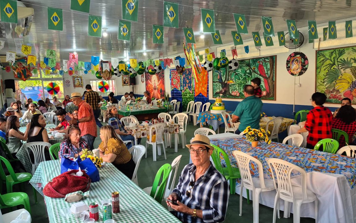 Sindsep_PE's tweet photo. 🔴 A já tradicional festa junina da Associação Nacional dos Empregados da Conab, em Pernambuco, aconteceu nesta quinta (19), na sede do órgão. E o Sindsep esteve presente. 

Leia AQUI:
🔗 https://t.co/yu6gEfvhNn https://t.co/vLDKNsu69G