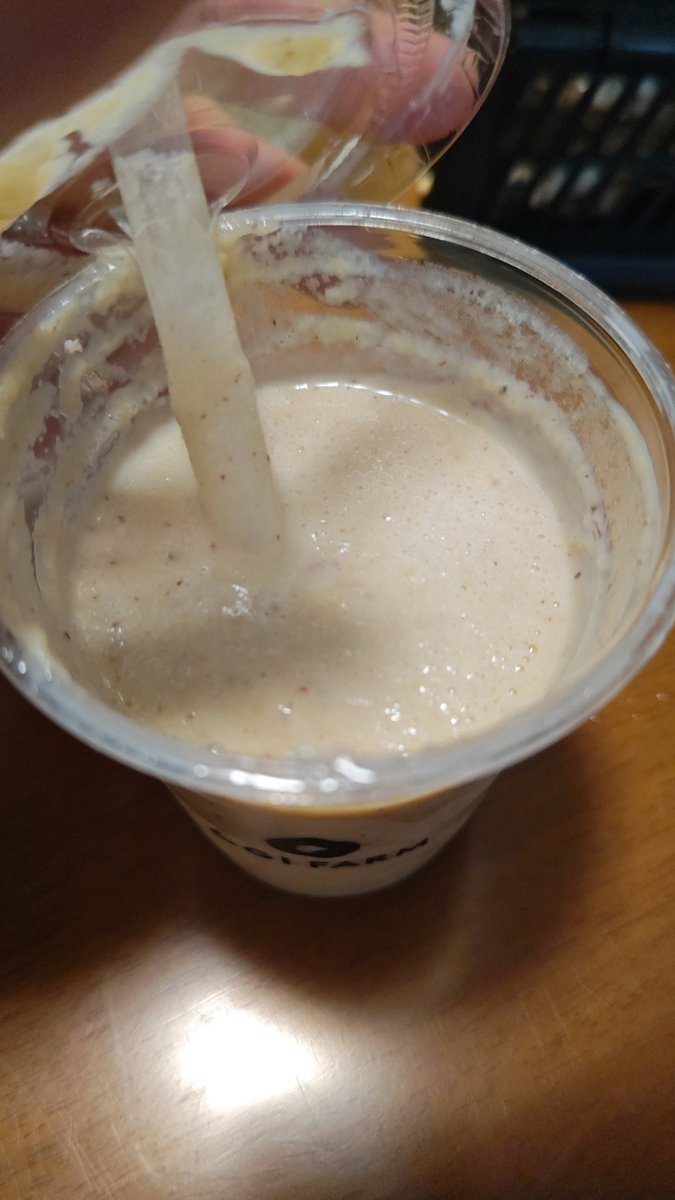 munyutakaki4989's tweet photo. 仕事早退でマリン🏟️に駆けつけ、イベントと試合で飯買う暇無かったので、試合終わりにOGI FARM。焼き芋シェイク（プレーン）購入。ステッカーも。　#焼き芋シェイク　#OGIFARM https://t.co/rmxxufLrNH