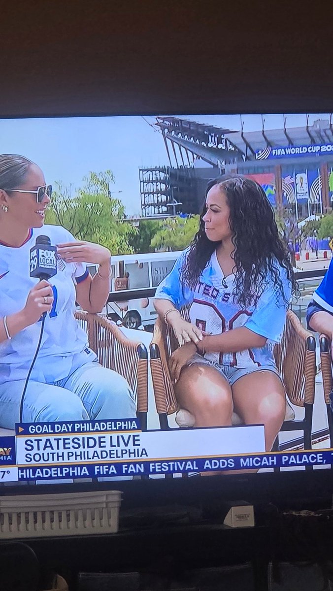 Tamishipman's tweet photo. #fox29goodday @AlexHolleyFOX29 @MikeFOX29 
Yooooo..... Alex....I want that jersey! https://t.co/rIbf2gdw3E