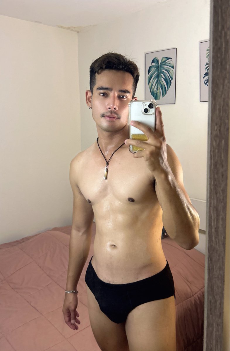 aofratchanon1's tweet photo. วันศุกร์.. อยากจุกบ้าง🤭💋    #อ๊อฟรัชชานนท์ https://t.co/KTxjFdDlNy
