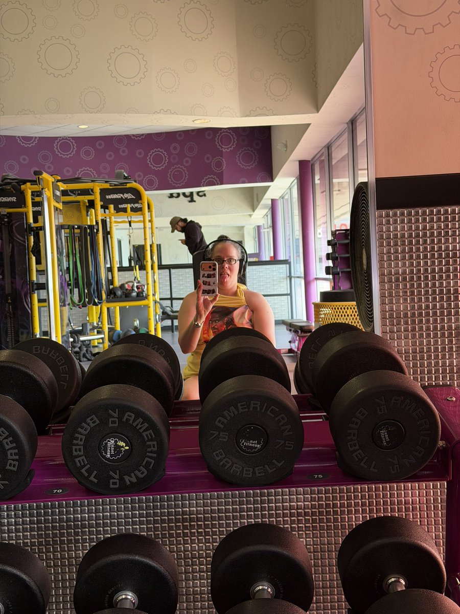 ha64091's tweet photo. @Ryback Staying hungry doing the hard things!! #FEEDMEMORE!!🤠🤠🤠 https://t.co/EiECKwb0AN