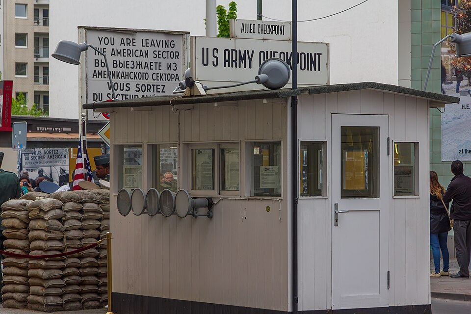 URDailyHistory's tweet photo. 22 June 1990: Checkpoint Charlie, the crossing point between East and West Berlin, is dismantled. The #Berlin Wall came down beginning on November 9, 1989. #BerlinWall #ColdWar #History #HistoryMatters #OTD #ad https://t.co/C1a20cIO4g https://t.co/vwcuWG1NC0