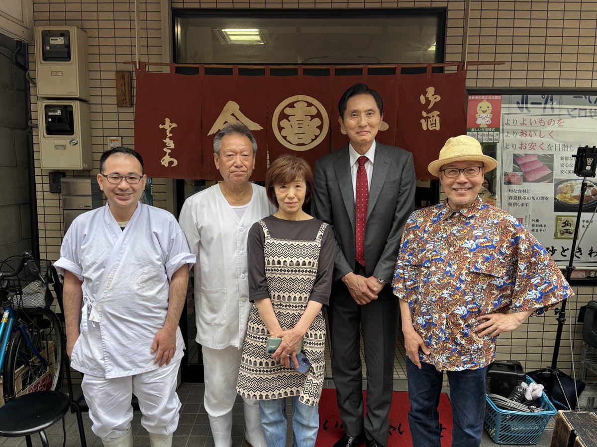 qusumi's tweet photo. season11終わりました。見てくれた皆さんありがとう。最後の店は宝酒造の仕事で10年前に来ていたので驚きました。その時もカツ煮を食べました。セリフではカットされてましたが、来た時の香りが最強なんです。そしてそれを裏切らない味。皆さんおつかれさまでした。 https://t.co/J1Dj39MeSk