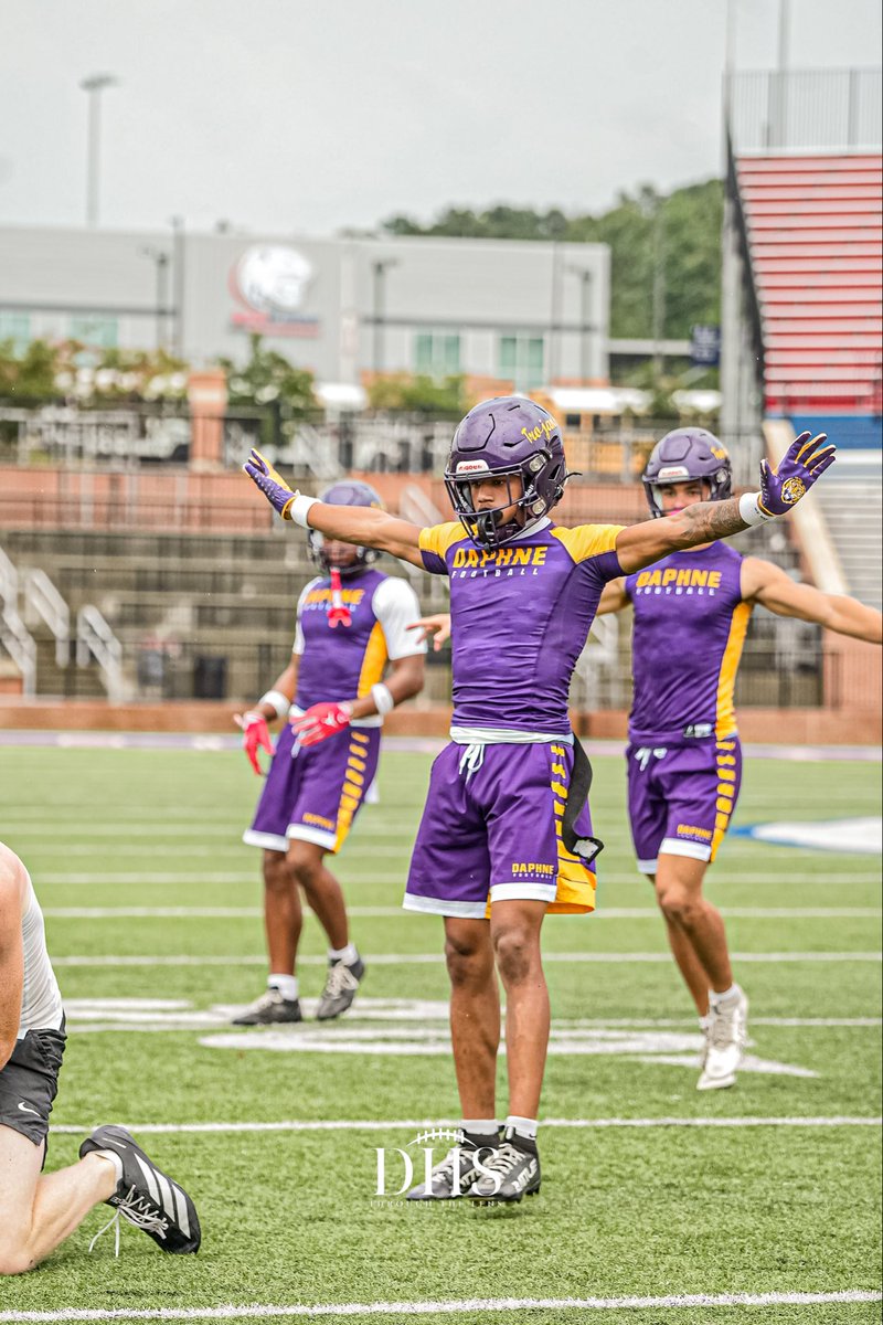 DaphneFBTrojans's tweet photo. 📍: University of South Alabama
#7v7 #BigMan ⚔️💪
📸: 𝙎𝙝𝙤𝙩𝙯 𝙗𝙮 𝙎𝙖𝙗𝙧𝙞𝙣𝙖! https://t.co/KDkVG1I62z