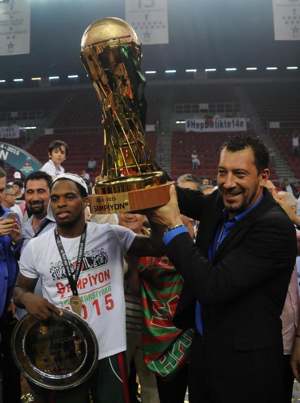 karsiyakaneferi's tweet photo. Önce EuroCup’ta yarı final oynayan Banvit’i,
ardından EuroLeague’de Final Four oynayan Fenerbahçe’yi, 
son olarak da Anadolu Efes’i devirerek…
🏆💚❤️ https://t.co/Mo4EuXuLal