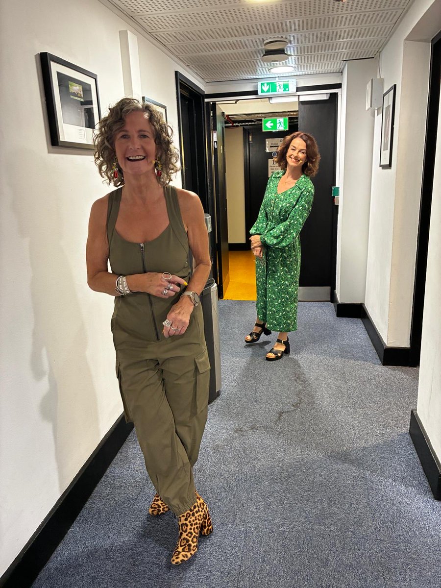 ambridgeview's tweet photo. We’ve had such a great time visiting Canterbury, Cambridge, Ipswich and Brighton. Thanks for coming everyone, we loved sharing @thearchers @thearchersat75 you 🥰 https://t.co/X4DUyyUnsL