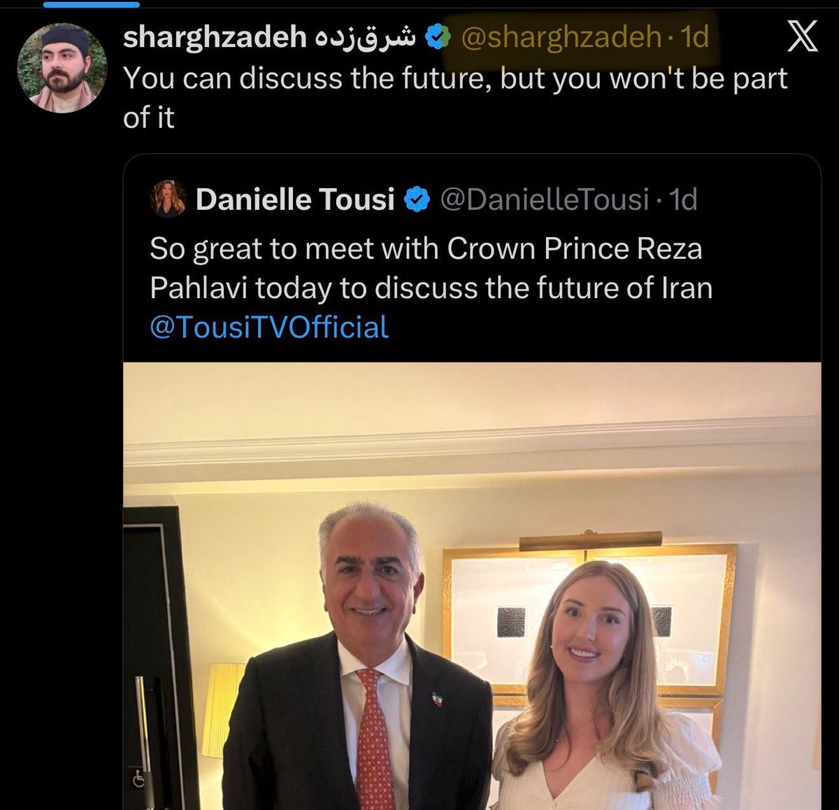 SharOBalaa's tweet photo. در دوماه اخیر حکاکیان، عزیزی، شرق‌زده، و جوانمردی این حرف رو عینا تکرار کرده‌اند که «پهلوی جزیی از آینده نخواهد بود» که البته منظورشون اینه که «نمی‌گذاریم باشه».
اراده‌ی ملت آزاده و شجاع ایران رو نادیده گرفتن و علیه اون عامدانه کار کردن، از چشم ملت دور نمی‌مونه. https://t.co/9OO5PqTkjP
