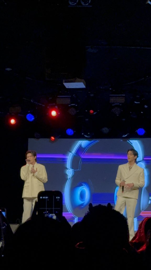 melaaa_we's tweet photo. LETSGOOO

#WilliamEstFMinFrankfurt https://t.co/I0fj6Pbz1B