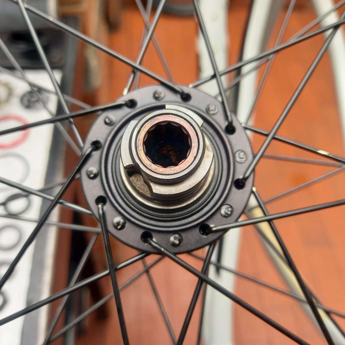 cyclepoint_co's tweet photo. Bicicleta Scott Scale 740 - Servicio de mantenimiento completo - Fase 3: Reensamblado - Servicio a núcleo de manzana trasera --> https://t.co/xSz23f63VJ https://t.co/RpYRSSoJC4