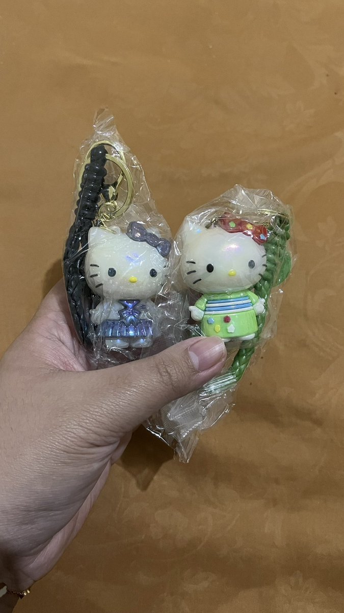 cakweei's tweet photo. @berriegivies Aku ada bagcharm ini kaak https://t.co/btOX7sXz79