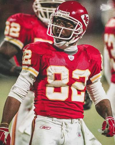 lexiosborne's tweet photo. We are Dante Hall days away from NFL kickoff! 🕹️❌ #82days https://t.co/NWusPcgyZZ
