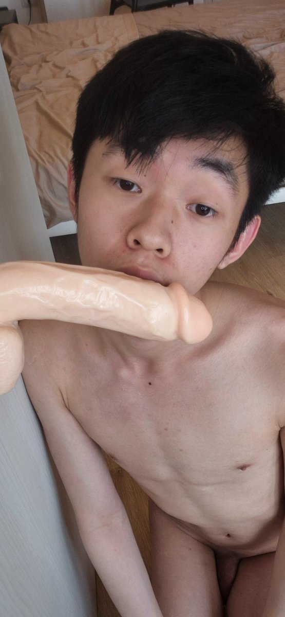 LiamTwxnk's tweet photo. wanna watch how i suck it 👅 https://t.co/bAmPz59Ug0