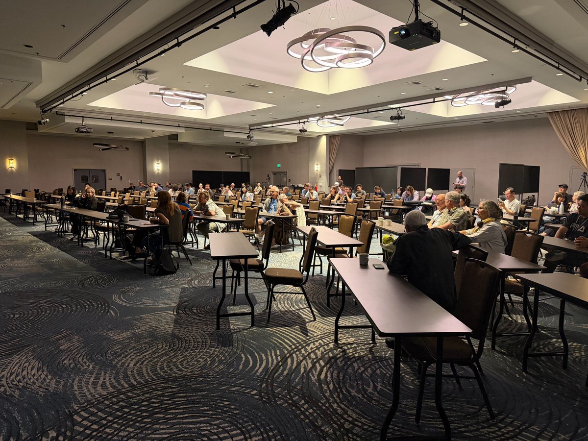 eye_wire's tweet photo. Thanks to everyone who joined the EyeWire II tools meeting at #FASEB! We appreciate your feedback and are already working to incorporate it. https://t.co/7hg1eWqfeP