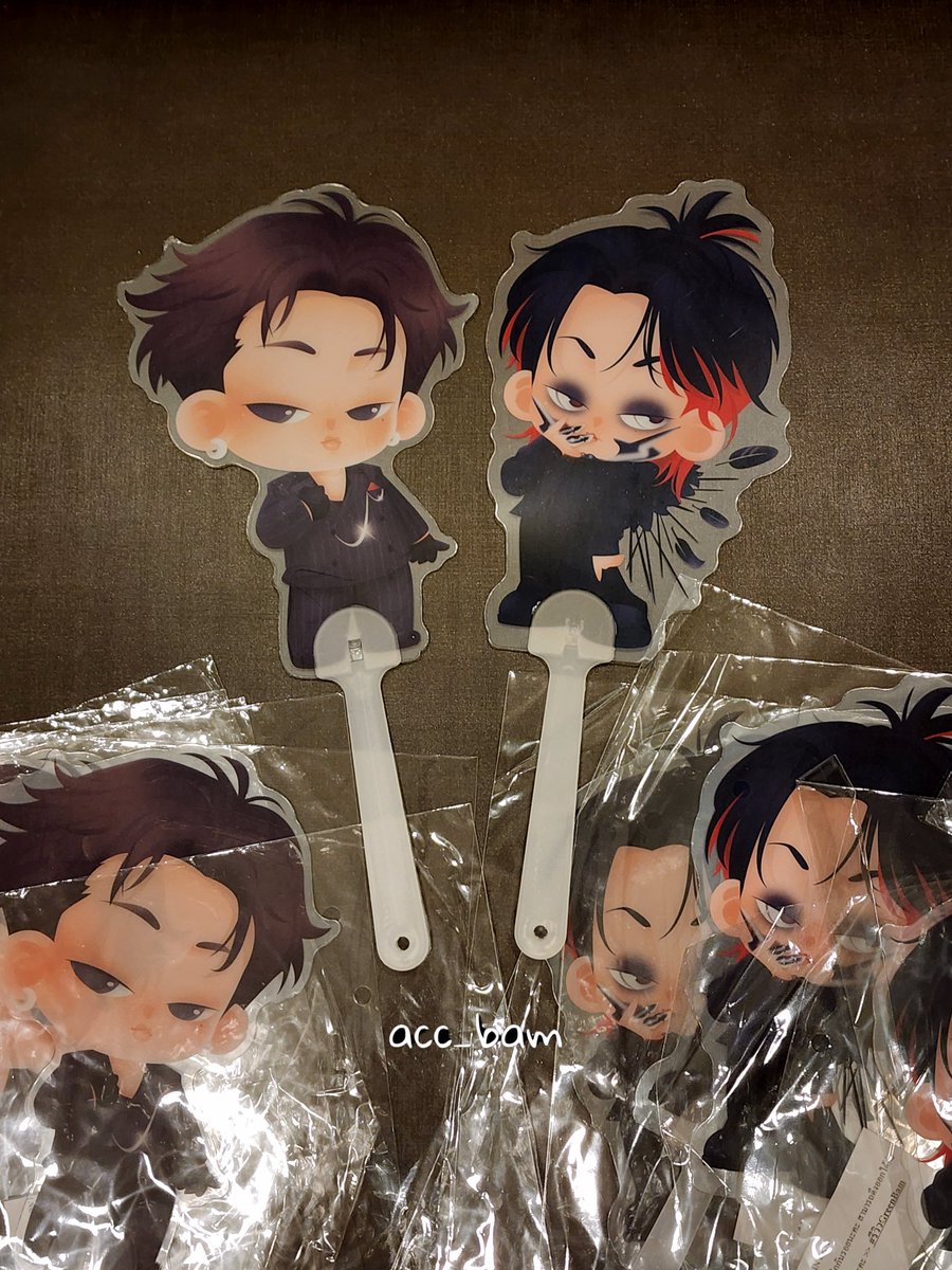 acc_bam's tweet photo. แจก !!! 😄
มีใครอยากได้พัดมั้ยเอ่ยยยย
นอกจากแจกกระเป๋าแล้ว เดี๋ยวกรีนเอาพัดไปด้วยนะคะ
พอดีเจอพัดที่เคยทำแจกตอนบั้ม BAMESIS 5 อัน และบั้ม  HOMETOWN 7 อัน.. เดี๋ยวพรุ่งนี้จะเอาติดไปด้วย ใครอยากได้แจ้งไว้ได้ค่ะ  กรีนน่าจะถึงบ่าย 1-2 😊
#BamBam  #THETITANSCONCERT https://t.co/KNMPO8h3Rp