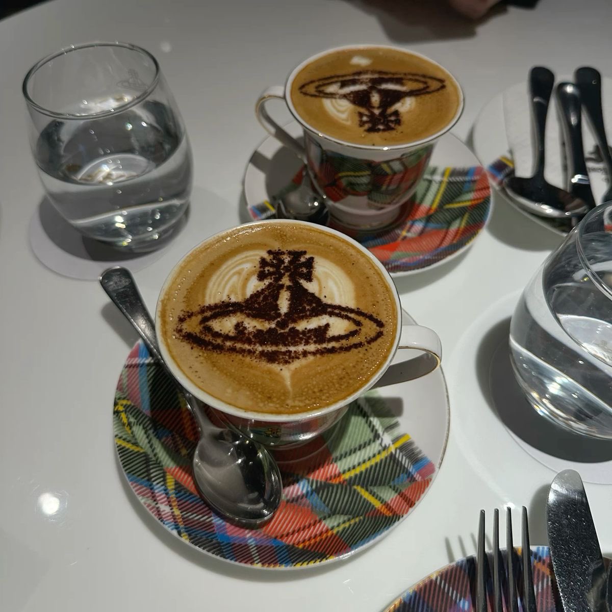 blythedollete's tweet photo. vivienne westwood cafe https://t.co/RoaOHJuLpZ
