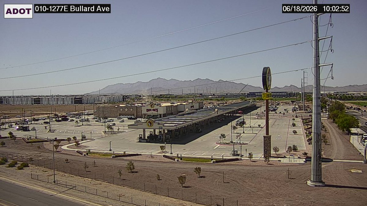 A photo of a Buc-ee's opening in Goodyear, Arizona.