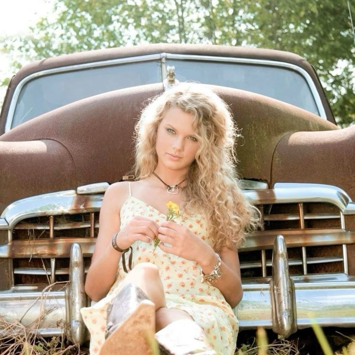 everydayMsRen's tweet photo. 20 years ago Taylor debuted with Tim McGraw and the rest is history. 💚🤠 https://t.co/i1quXdxdk8