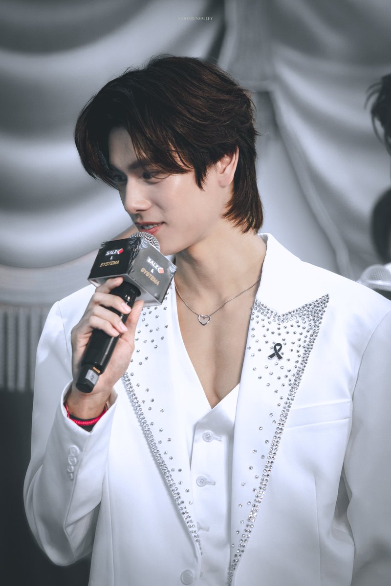 moonsunvalley's tweet photo. —has the face of an angel🪽

꒰ #phuwintang  ꒱ 
#SalzSystemaxPPPFamily https://t.co/XgXFpVq4QT