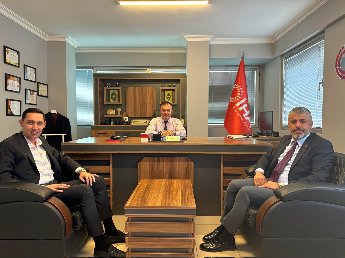 hizmetisgantep's tweet photo. HAK-İŞ İl Başkanımız ve Şube Başkanımız Sayın Halil İbrahim Tanrıöver ile Şube Başkan Yardımcımız Sayın Fatih Deniz, İhlas Haber Ajansı (İHA) Gaziantep Bölge Müdürü Sayın Orhan Akın’ı makamında ziyaret etti.

Gerçekleştirilen ziyarette çalışma hayatı, yerel basının önemi ve kent gündemine ilişkin karşılıklı görüş alışverişinde bulunuldu. Misafirperverliklerinden dolayı Sayın Orhan Akın’a teşekkür ediyor, çalışmalarında başarılar diliyoruz.

@hitanriover 
@ahmetorhanakin