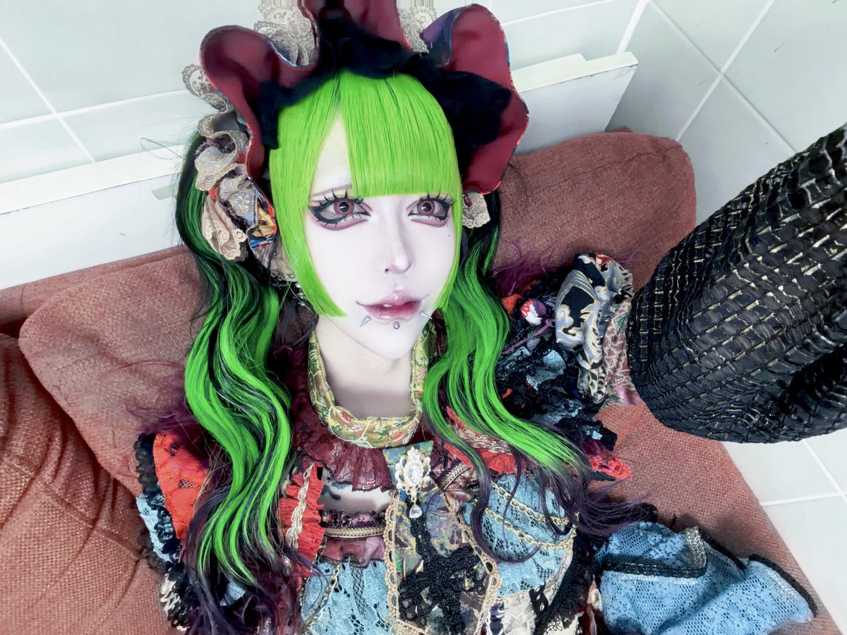 aku_mazari's tweet photo. 僕が嫌いな弱虫は昨日から不幸になりました https://t.co/yaM4yS7LSX