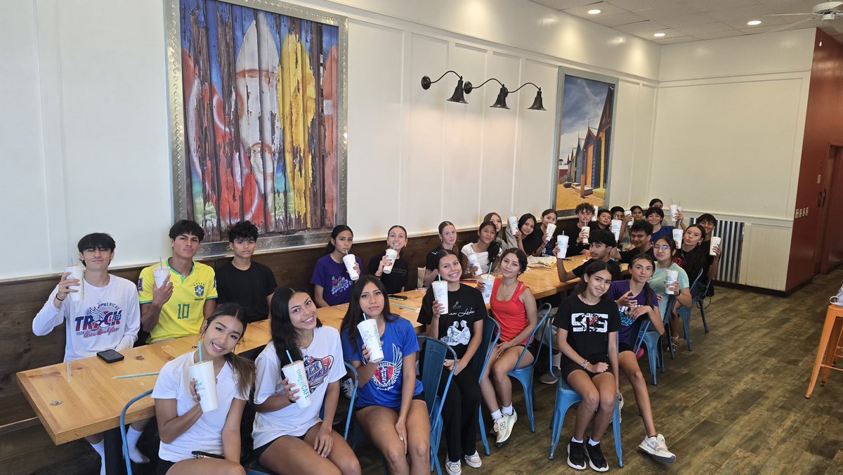 ahsblazertf's tweet photo. The last 2 weeks our program has been working very hard. A good down time with team bonding at @TSmoothieCafe. Thank you for having us and look forward to many more A's Up Y'all! @Americas_HS @Coach_NoeRobles @jWood_AHS @BlazerAthletics @JNunn_ADM https://t.co/hlxJK8CjYc