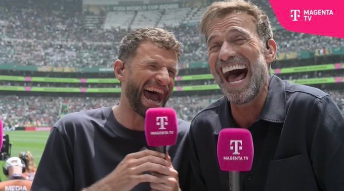 WayneSchlegel_'s tweet photo. "Wenn die USA so toll sind, warum hat man dann USB erfunden?" https://t.co/1SbWOKBYTt