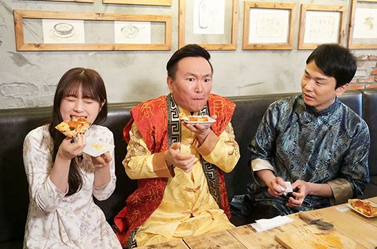 shibuya_com's tweet photo. 本日、6月20日(土) 17:00～17:30
関西テレビ「 かまいたちの机上の空論城　やってみたらこうなる！・・・ハズ 」に渋谷凪咲さんが、出演致します☺️ 

🌼「 一流芸能人なら、商品の価値分かる！・・・ハズ 3品ビタ当てチャレンジ【難波編】 」☝🏻

#渋谷凪咲
#机上の空論城
#カンテレ https://t.co/5NU8no2ZrN