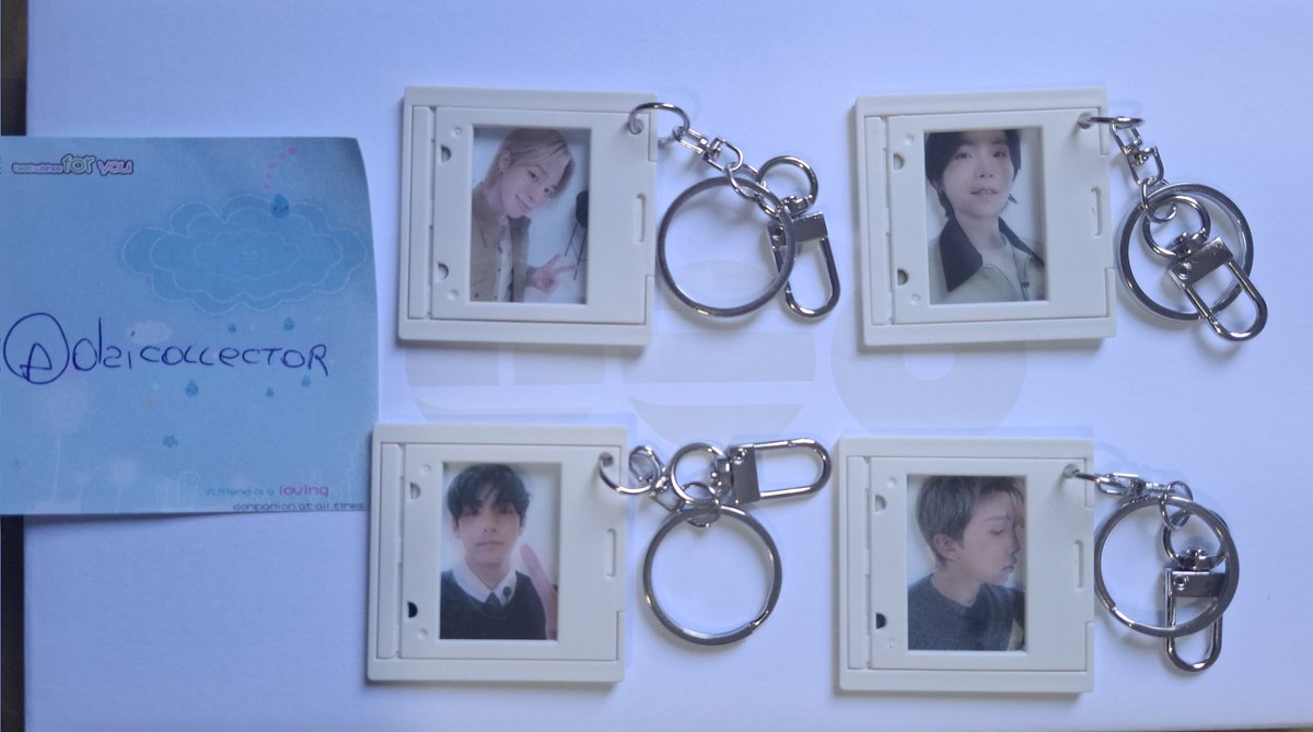 DaiCollector's tweet photo. TROCO / TROCA BTS WEVERSE POB! 

procuro JK dos respectivos sets: 
- weverse global selfie A 
- weverse global selfie keyring 

Posso trocar por qualquer um dos sets! 
Tenho feedbacks no fixado. 

📍vendo venda troco troca jungkook 
arirang set venda weverse. https://t.co/zaYVEyMzYD