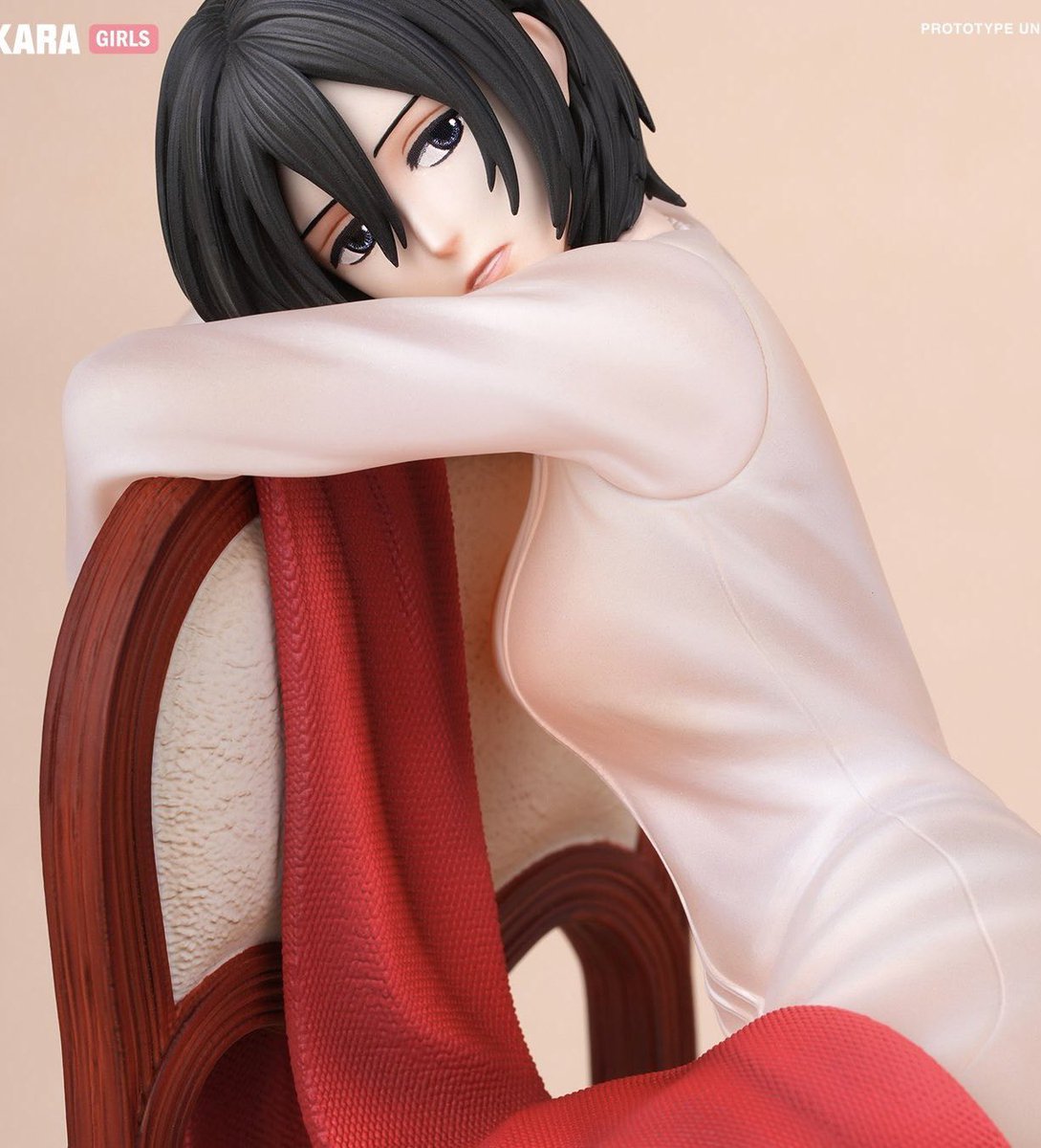 mdemoroha's tweet photo. OH THIS MIKASA FIGURE IS SO BEAUTIFUL https://t.co/aOjM2V96k6