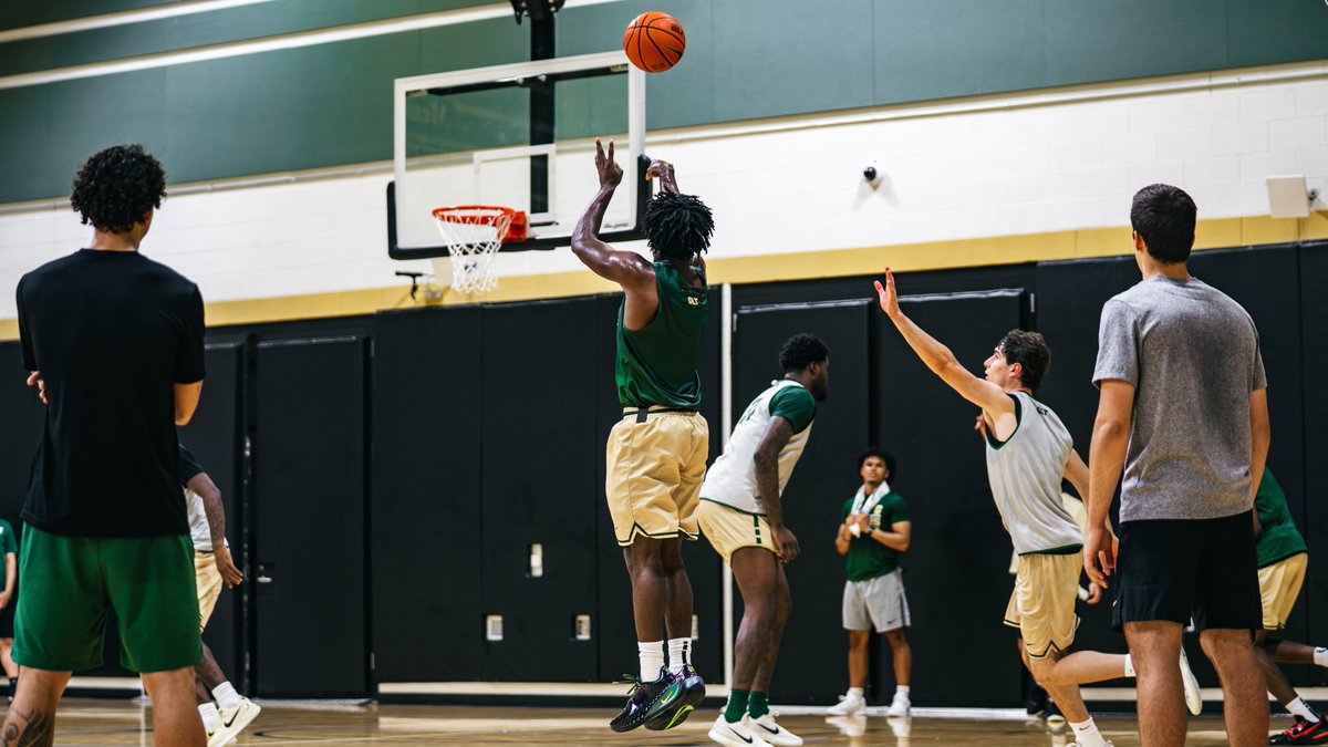CharlotteMBB's tweet photo. 𝐍𝐞𝐯𝐞𝐫 𝐒𝐚𝐭𝐢𝐬𝐟𝐢𝐞𝐝 https://t.co/e9St4ECnRb