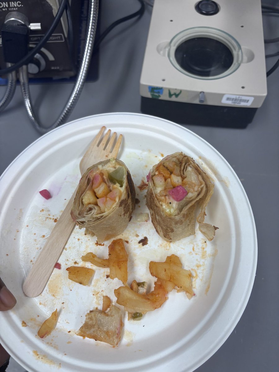 holuseggun's tweet photo. “Follow us downstairs to the oral presentation, lunch will be provided”

The lunch: https://t.co/NCjkxQ7A0U