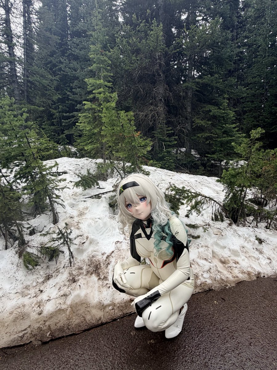 YuutaaaK's tweet photo. 拍太多了先发个两张… 好冷啊喂
とりあえず2枚、とても寒い🥶
Took way too many photos, so here’s just two for now…  And it’s freezing out here 🥶
(Not a 🤖 !!)

#流萤 #firefly
#kigurumi #着ぐるみ
#latex https://t.co/m4J3eXITRR