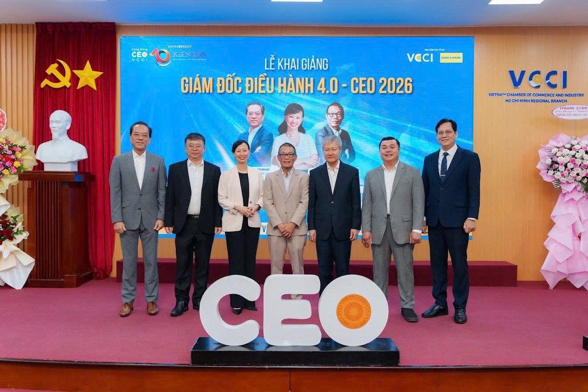 Hiendang113's tweet photo. Xin cảm ơn Liên đoàn Thương mại và Công nghiệp Việt Nam (VCCI)- Ngân hàng Nam Á & Các doanh nghiệp nhà tài trợ Kim Cương - Vàng - Bạc - Đồng đã tài trợ Chúng Tôi những suất học bổng đầy giá trị.

         Cảm ơn Các diễn giả, Các Thầy Cô dạy chúng tôi những kiến thức thực tế, từ nền tảng tư duy tới cập nhật kiến thức, mô hình, công nghệ mới nhất.  
Chúng Tôi sẽ học tập, rèn luyện nghiêm túc  để mỗi cá nhân không chỉ có nghiệp vụ mà còn có kiến thức chuyên môn đáp ứng được nhu cầu đổi mới.

         Trân trọng!